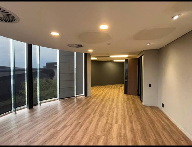 1,142M² OFFICE TO LET IN HAZELWOOD
